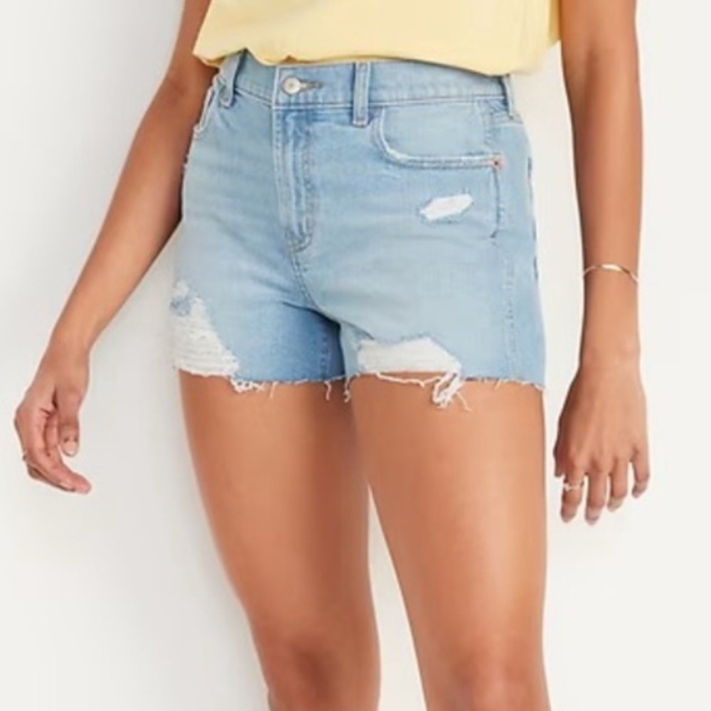 Old Navy Light Wash Distressed Mid Rise Boyfriend Denim Shorts 10